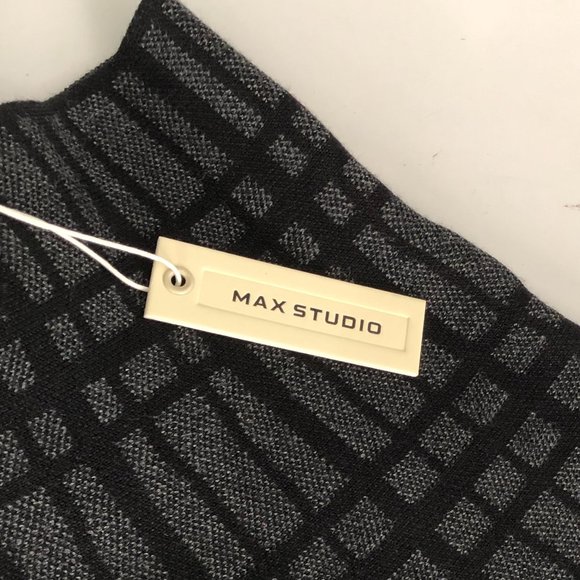 MAX STUDIO Women's Short A-Line Knit Skirt Size M - Picture 3 of 6